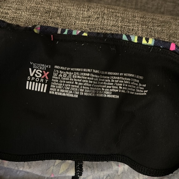 VS Sport Legging - Picture 3 of 4
